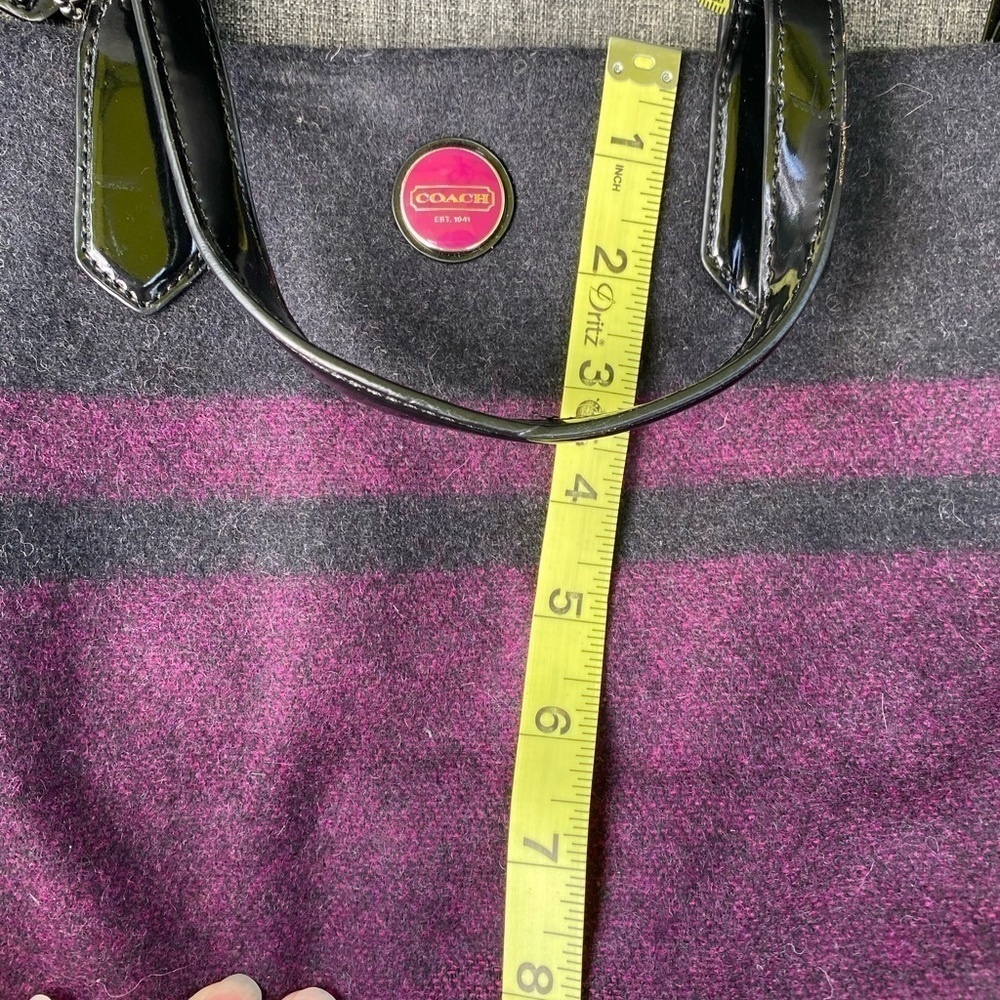 Coach |  gorgeous wool purse F24786 - Picture 10 of 14